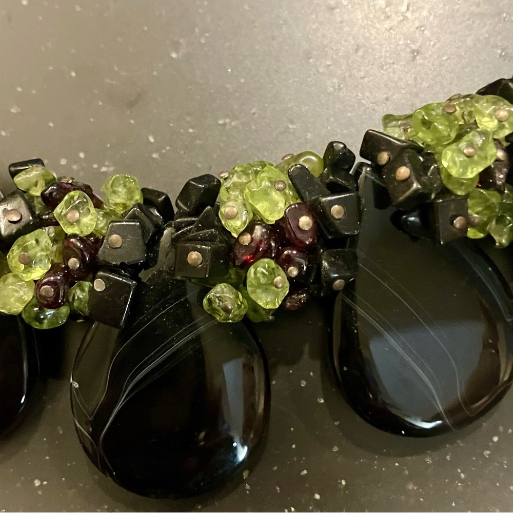 9.4 Ounces of Peridot and Onyx Chunky Statement Necklace. One of a kind. EUC. - Picture 3 of 16